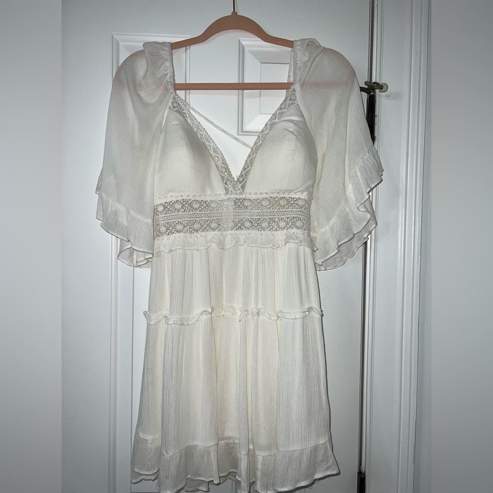 White selfie Leslie dress